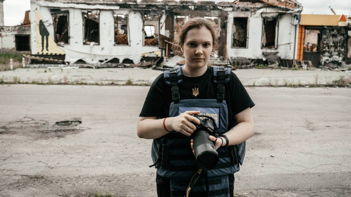 Фотографиня Анастасія МЄТЄЛЄВА: “Маємо нагадувати світу про війну в Україні”
