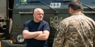 У Запорізькій області депутат польського Сейму передав партію техніки українським захисникам