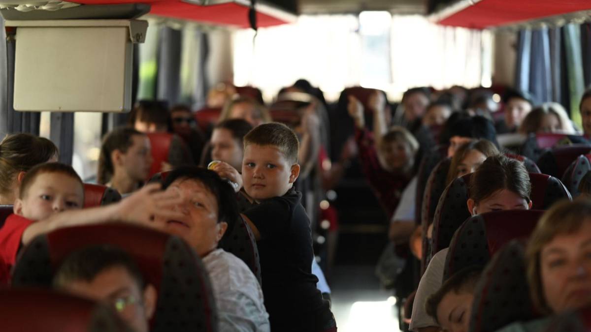 Діти з прифронтових громад Запорізької області вирушили на відпочинок до Угорщини