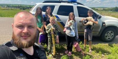 З Гуляйполя поліцейські евакуювали багатодітну родину разом із їхніми домашніми тваринами