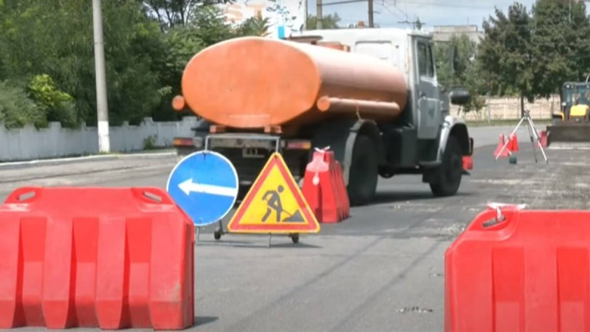 У Запоріжжі провалилася частина автодороги