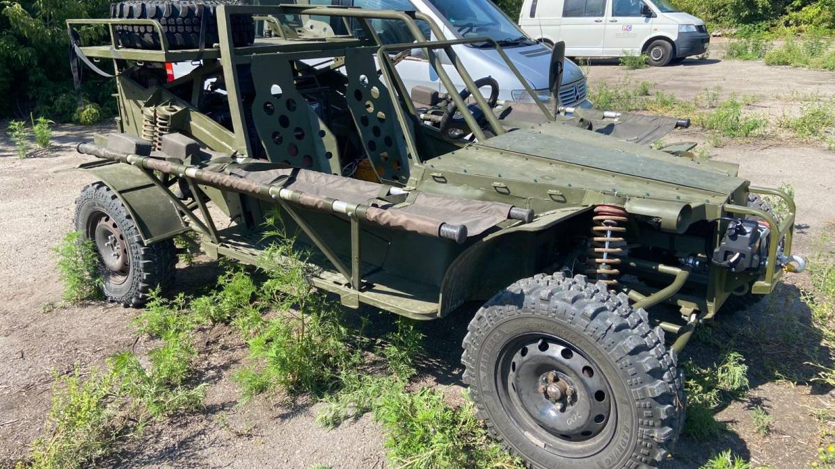 Запорізькі нацгвардійці отримали від небайдужих запоріжців всюдихід “Багі”