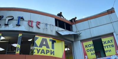 У Запоріжжі міські служби ліквідують наслідки ворожого ракетного удару  – фото, відео