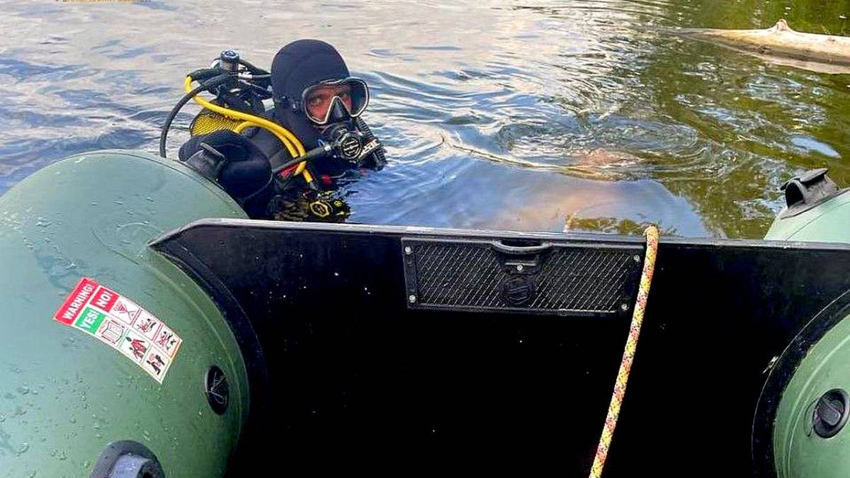 Водолази дістали з водойми тіло загиблого чоловіка