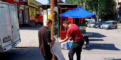 В Запоріжжі не зупиняються роботи з очистки електроопор
