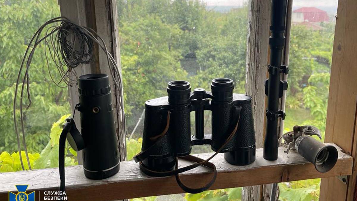 СБУ затримала викладача інформатики, який «підпрацьовував» коригувальником рашистів на Запоріжжі