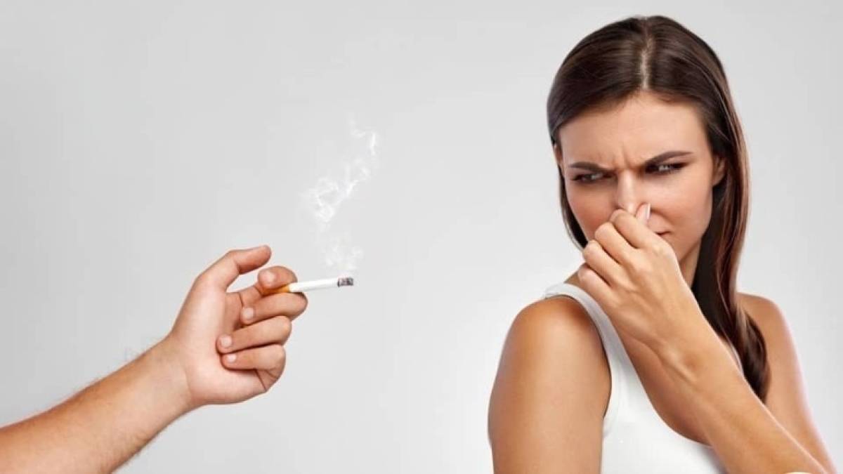Як видалити запах цигарок з одягу та в будинку: дієві способи