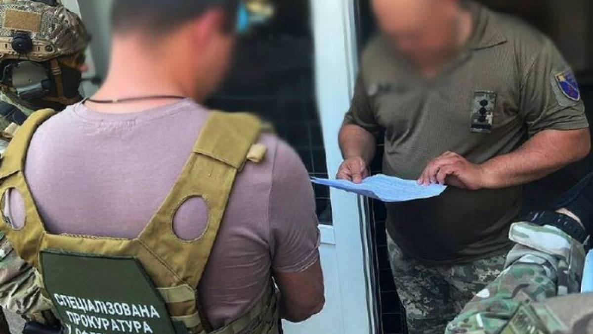У дніпропетровського воєнкома пройшли обшуки – відео