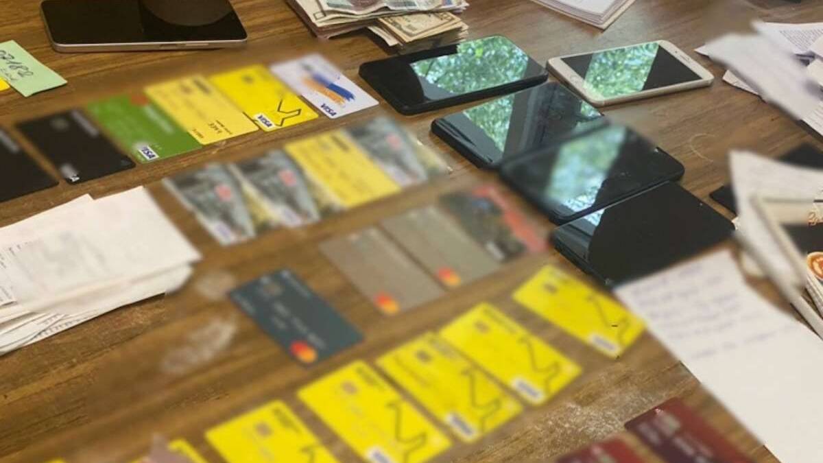 В Україні викрили банду шахраїв: крали на “продажах” авто для ЗСУ