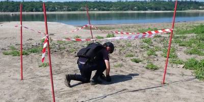 На Запоріжжі піротехніки очищають територію від смертоносних подарунків «руського міра»