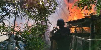 У Запорізькому районі внаслідок ворожого обстрілу загорілися  4 житлових будинки