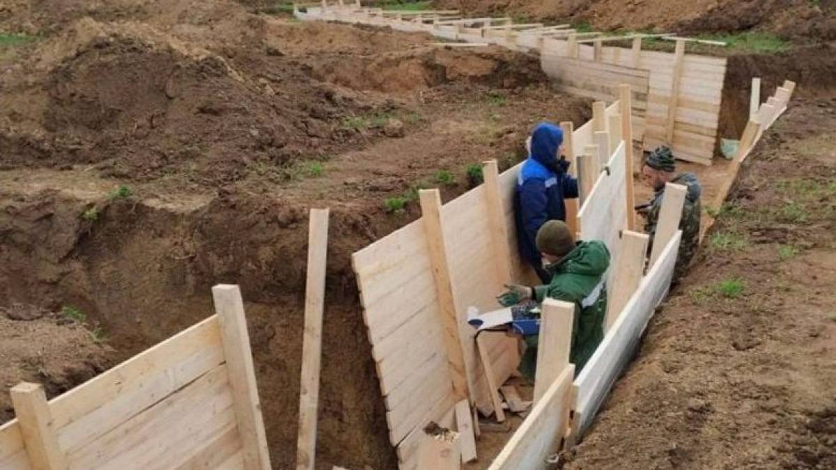 У Мелітополі рашисти порушників комендатської години відправляють на передову живим щитом