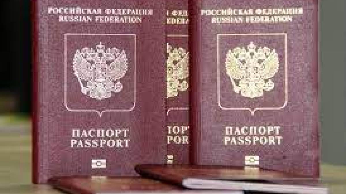 У Мелітополі рашисти почали видавати російські закордонні паспорти. Але є нюанс