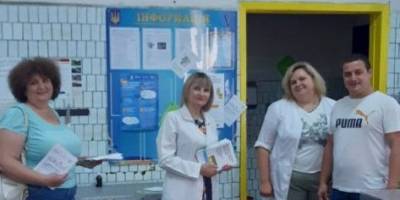 У Запоріжжі на ринку роздавали брошури про ботулізм і холеру