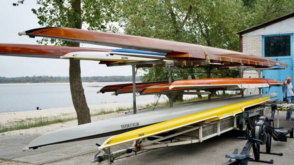 Німеччина передала Запоріжжю веслувальні човни
