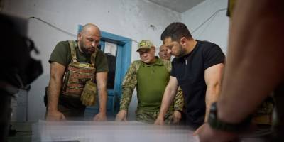 Володимир Зеленський відвідав командний пункт 10-го армійського корпусу, який діє на Мелітопольському напрямку (фото)