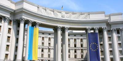 Розмови про вступ України в НАТО в обмін на територіальні поступки неприйнятні, – МЗС