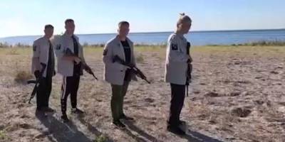 У Бердянську окупанти проводять молодіжний форум, учасників якого вчать воювати