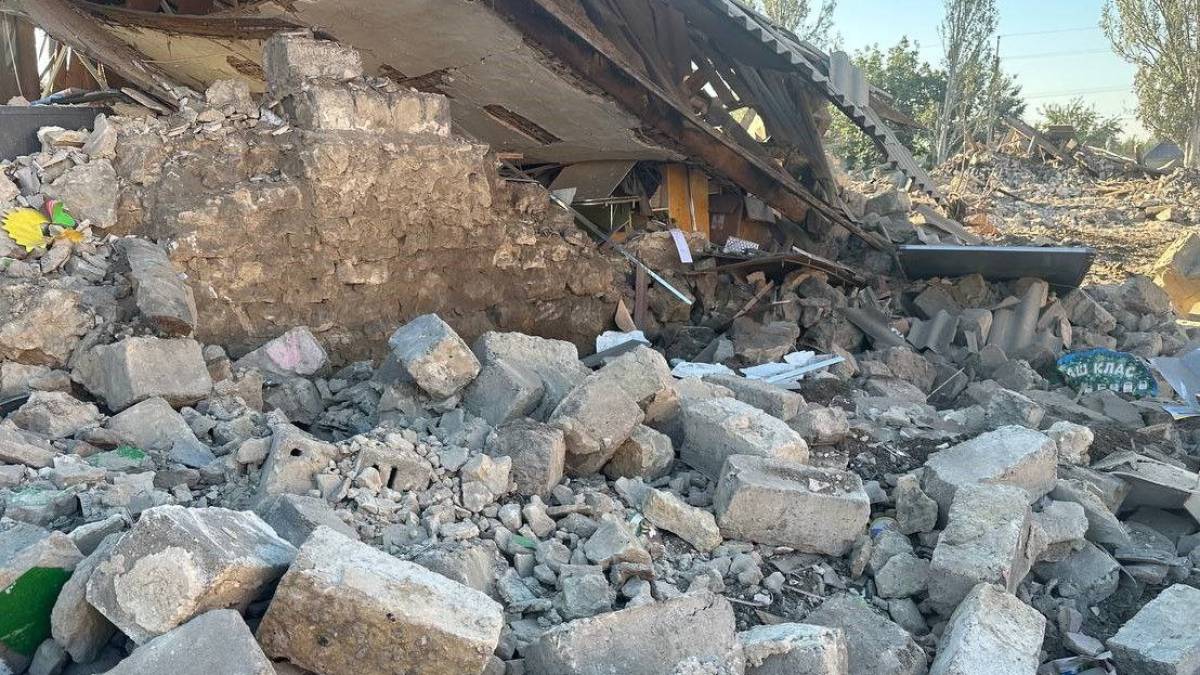 Вночі росіяни підступно вдарили по Комишувасі керованими авіабомбами – фото