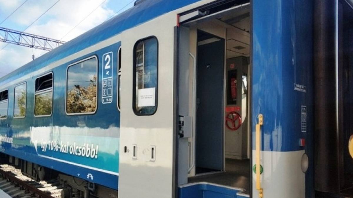 Угорщина знову тимчасово скасувала поїзди в Україну і назвала дві причини