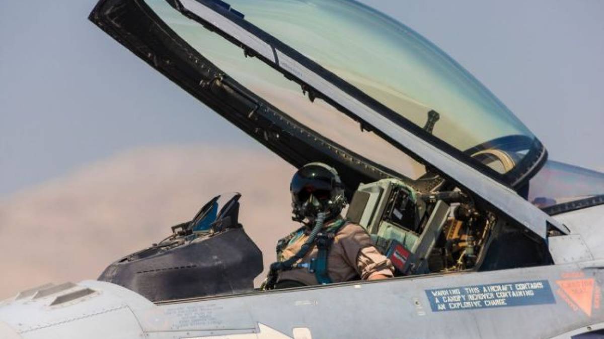70 українських пілотів і техніків розпочали навчання у Данії на F-16 – Ігнат