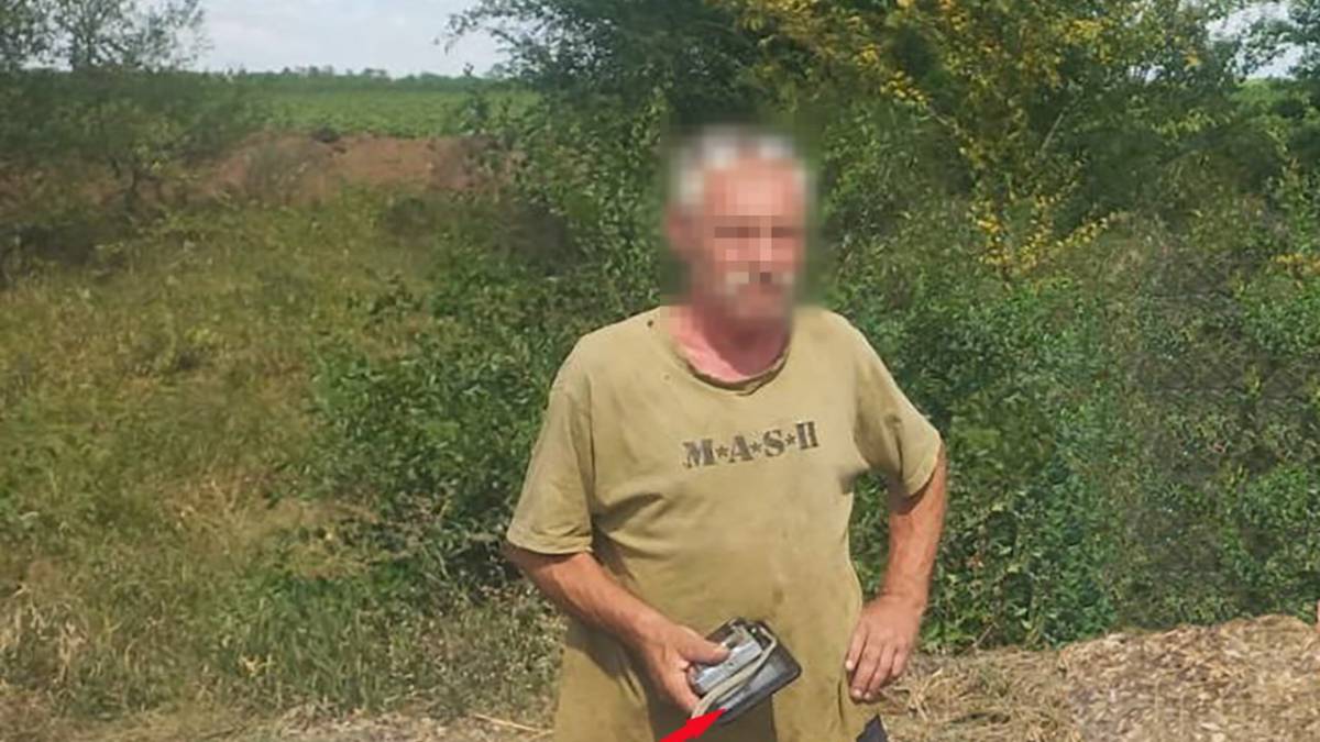 В Оріхові місцевий мешканець грабував зруйновані обстрілами будинки – фото