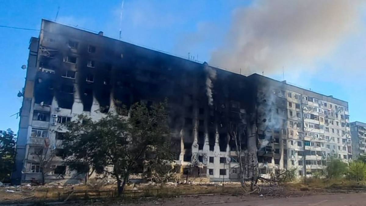На Запоріжжі поліцейські зафіксували наслідки  ворожих обстрілів