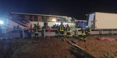 Автобус з українцями потрапив у ДТП на півночі Італії – є постраждалі