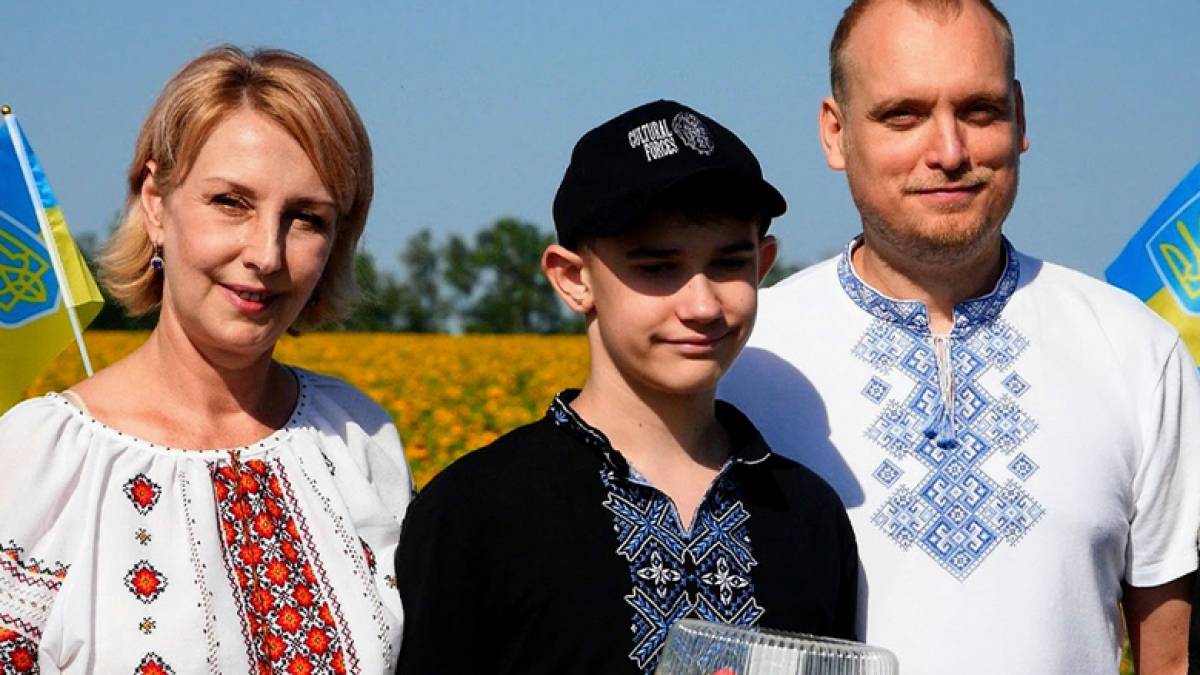 Запорізькі гвардійці подякували юному художнику Космо Максу за підтримку українських військових