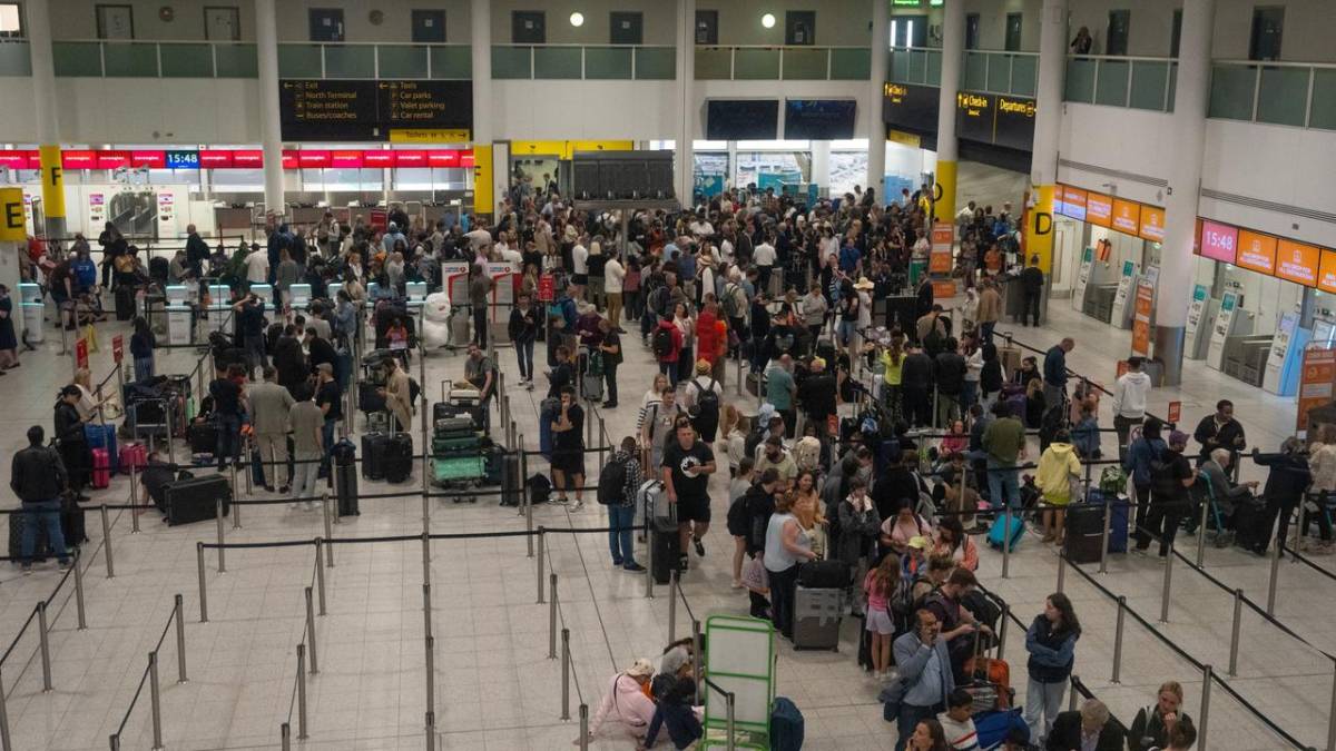 У Британії попередили, що збій в авіасполученні триватиме кілька днів