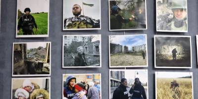 У Запоріжжі презентували фотовиставку світлин із фронту та вишивану картину