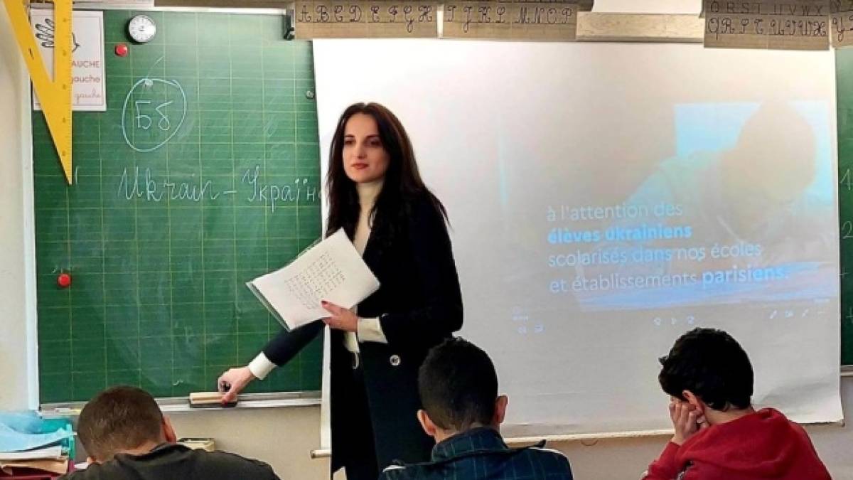 Міносвіти затвердило програму для українських дітей, які навчаються у закордонних школах