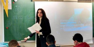 Міносвіти затвердило програму для українських дітей, які навчаються у закордонних школах