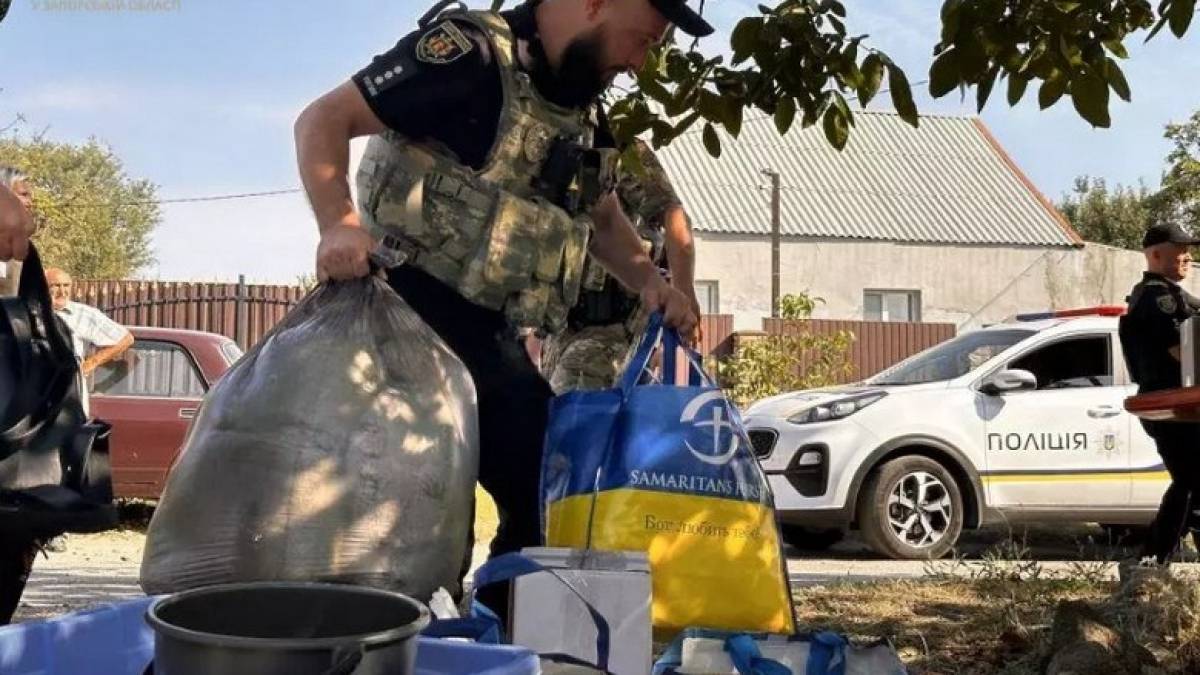 На Запоріжжі евакуювали з прифронтового селища дві родини — 4 дітей та 2 дорослих