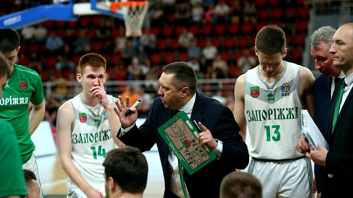Баскетболісти «Запоріжжя» приступили до тренувань у палаці спорту «Юність»