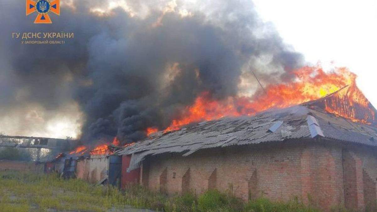 На Запоріжжі внаслідок ворожих обстрілів сталося 14 пожеж