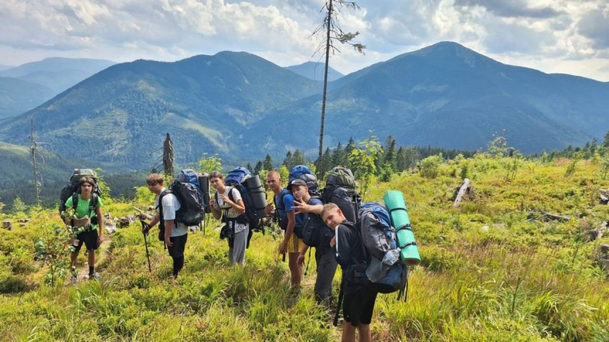 Запорізькі школярі здолали 170 кілометрів Горганами та Свидовцем