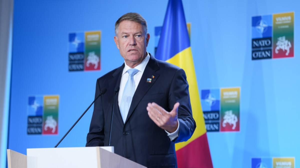 Президент Румунії вимагає з’ясувати, уламки якого дрона впали в його країні