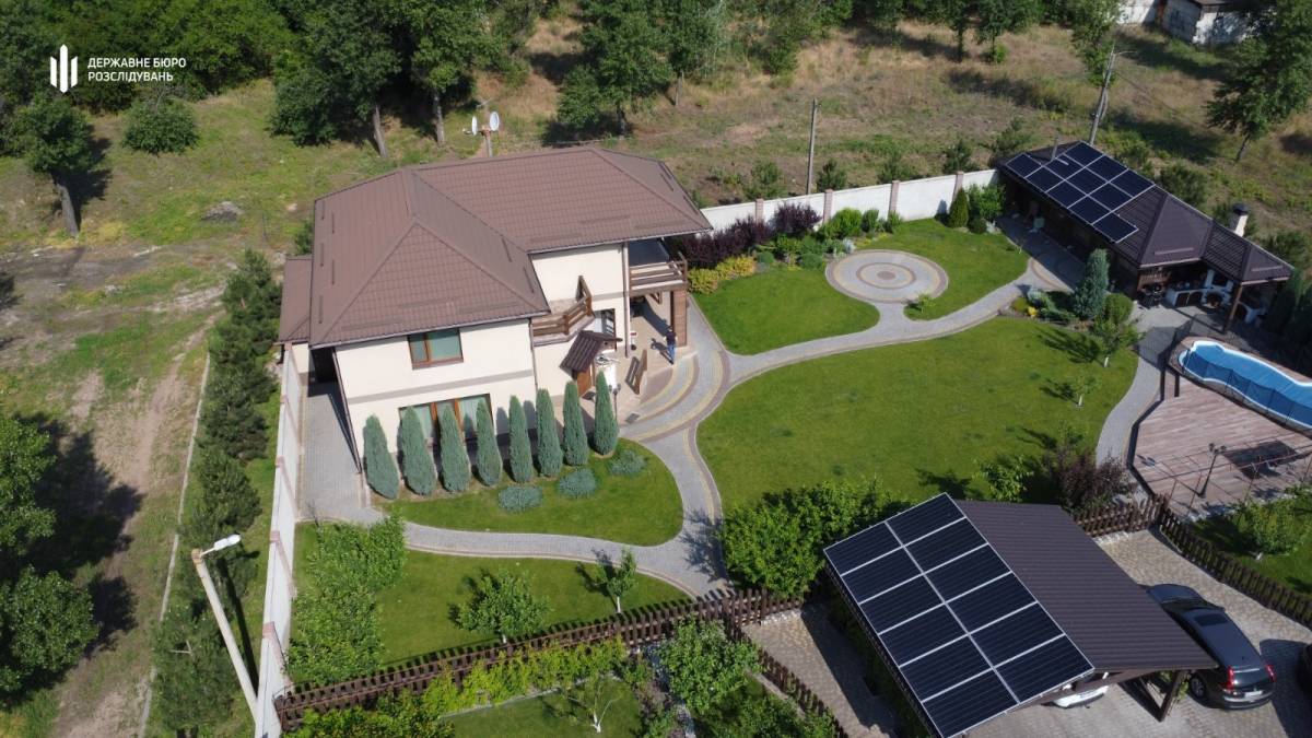 Суд арештував майно та 5,5 млн гривень полковника ДСНС із Запоріжжя