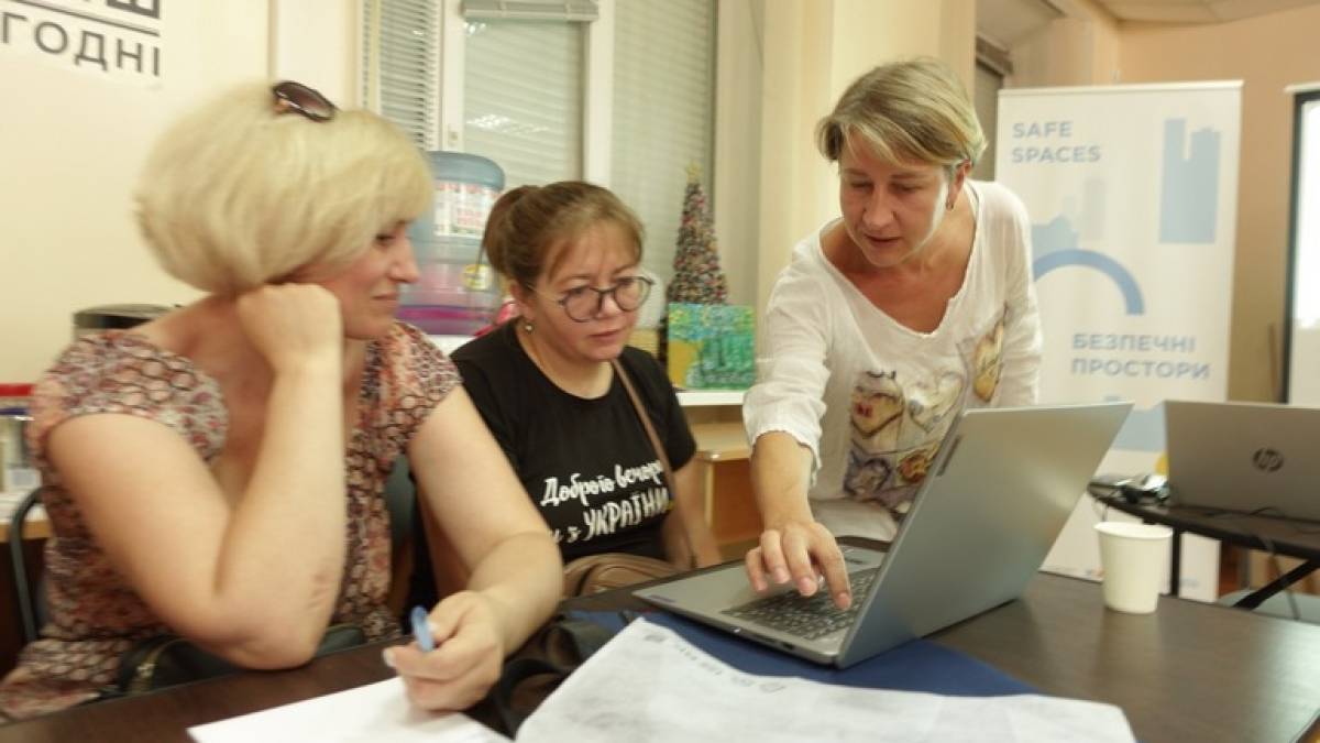 Жіночі безпечні простори Запорізької області змінюють напрямки роботи
