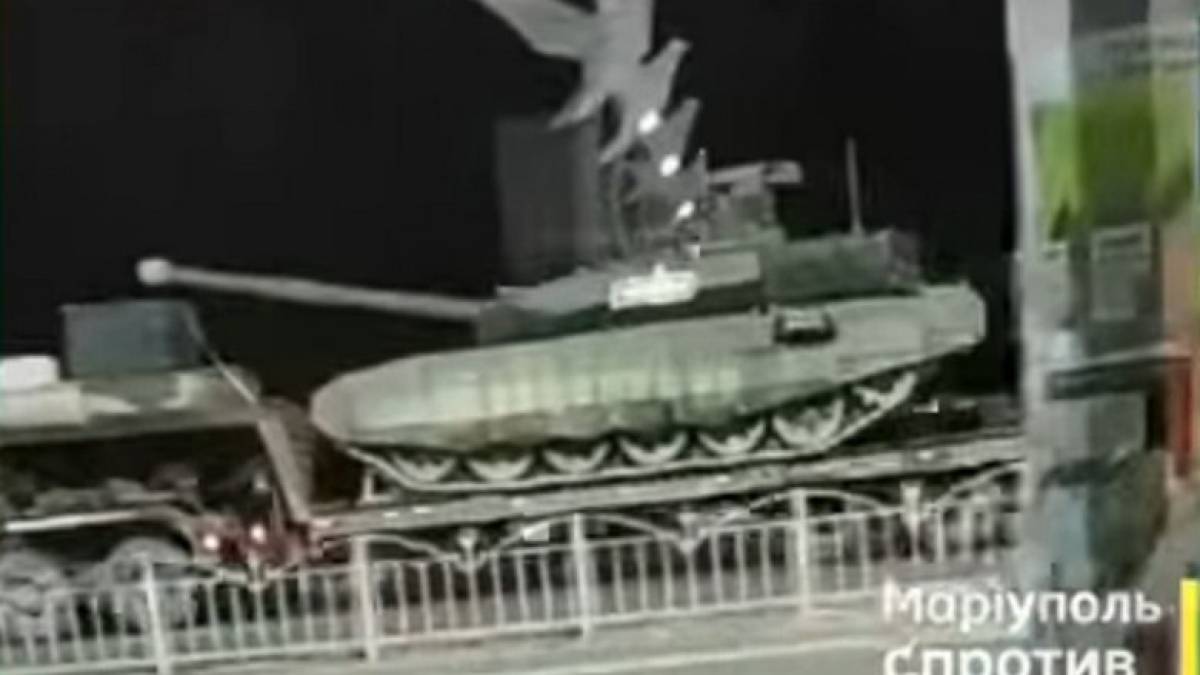Через Маріуполь рашисти активно перекидають резерви в напрямку Бердянська