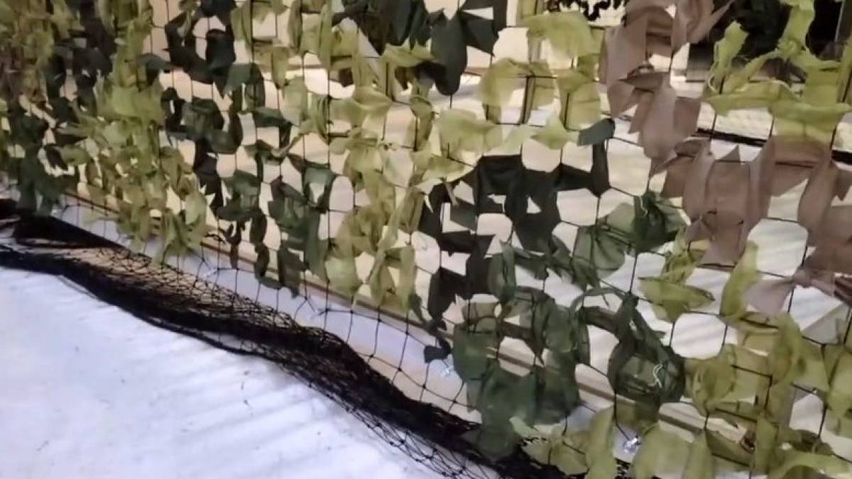 Енергодарці у польському Вроцлаві сплели для фронту 350 маскувальних сіток