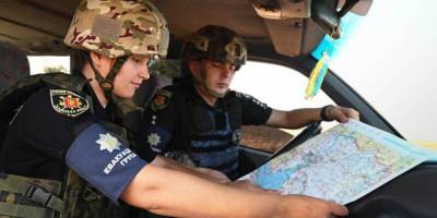На Запоріжжі поліцейські допомогли евакуюватися з-під обстрілів 55 родинам з дітьми