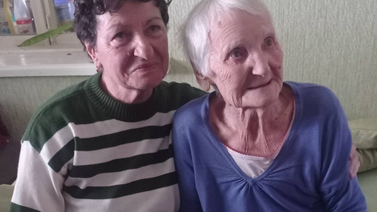 Дах над головою багатодітної родини та відновлена квартира 101-річної пані