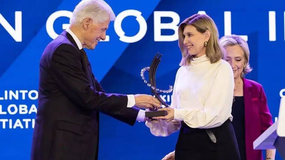 Перша леді Олена Зеленська отримала престижну нагороду від родини Клінтонів