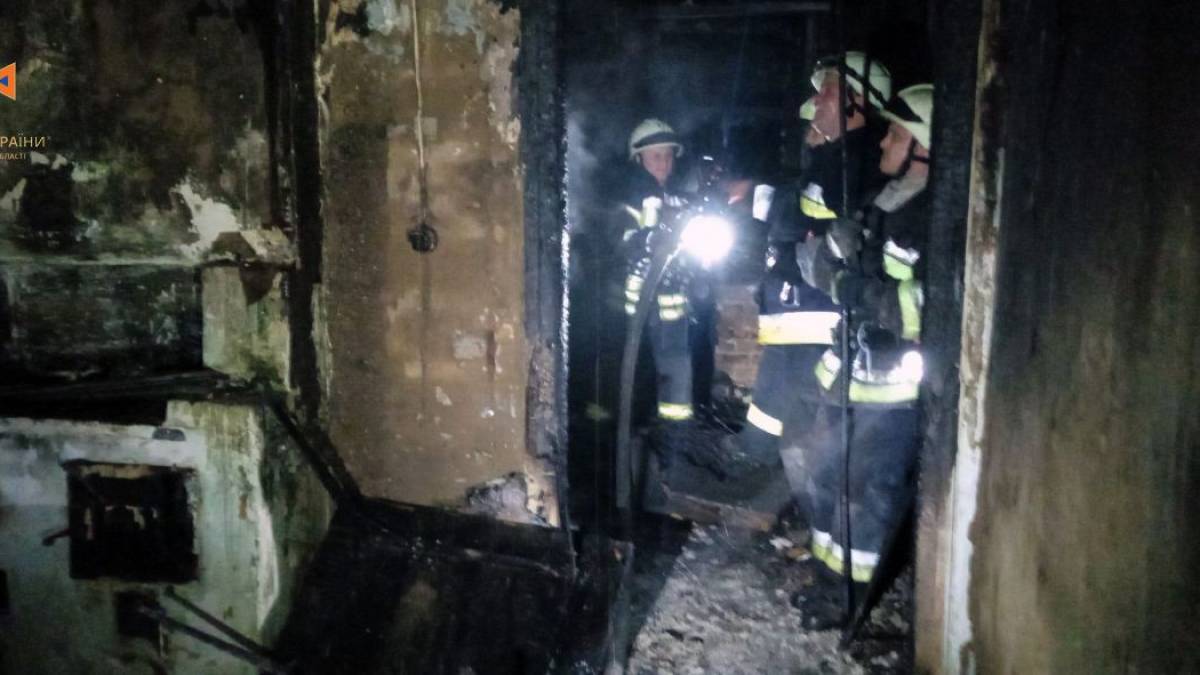 Впродовж доби рятувальники ліквідували 11 пожеж