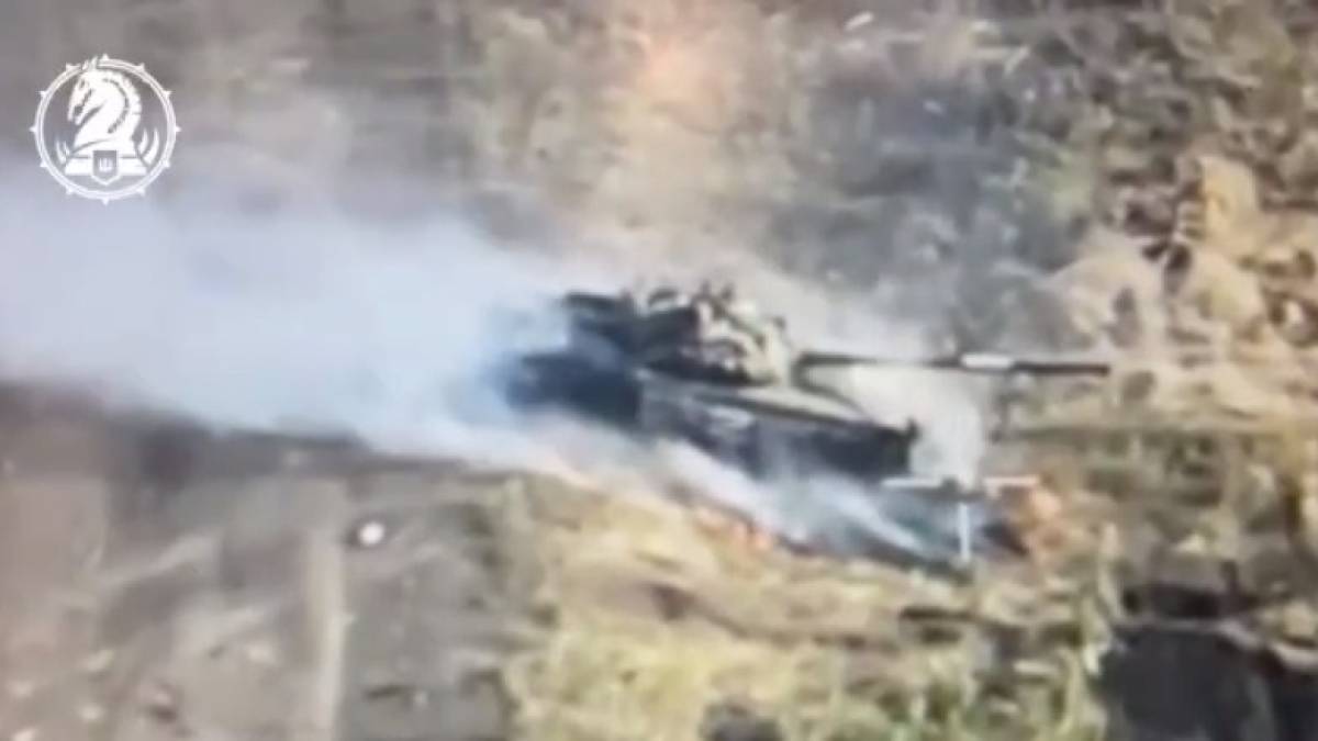 На Запоріжжі танк рашистів підірвався на міні, а піхоту, що супроводжувала його, накрили вогнем свої ж