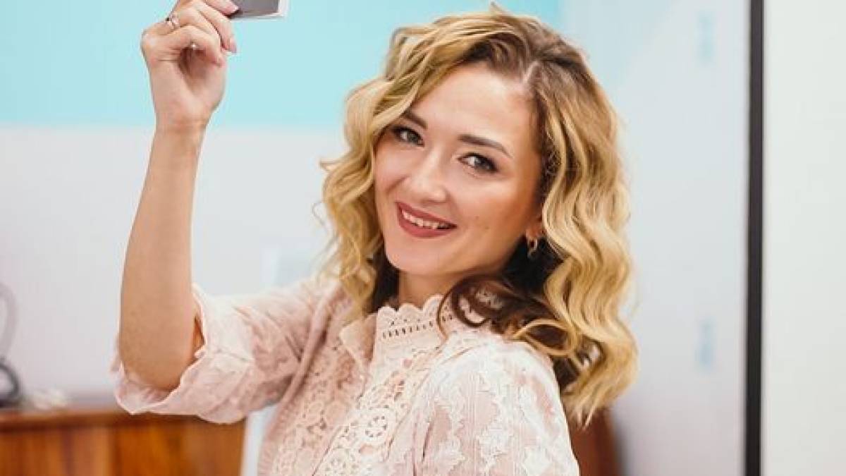 Запорізька поетеса презентувала збірку «Як ти?» Кошти підуть на потреби ЗСУ