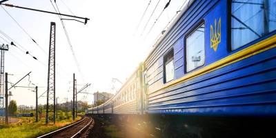 Рух поїздів між Миколаєвом та Херсоном після обстрілу рф повністю відновлено – Укрзалізниця