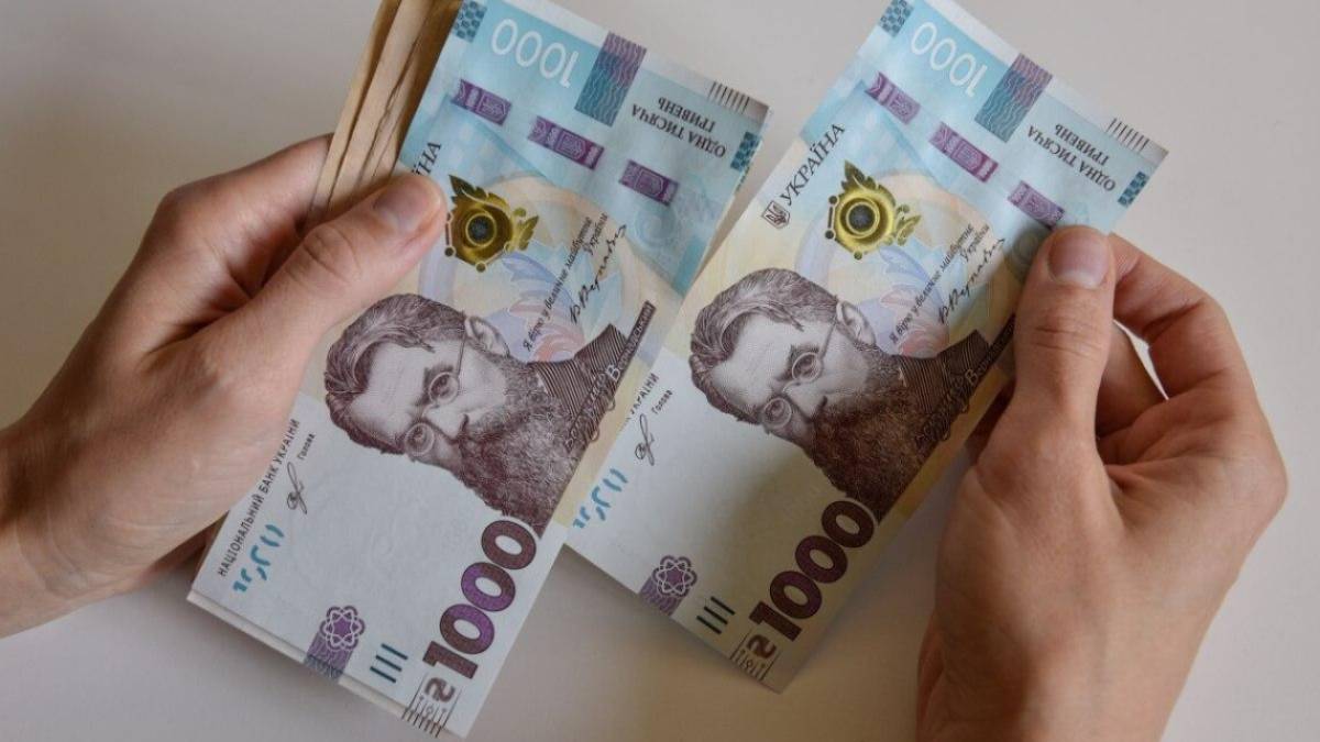 Мінімальна зарплата в 2024 році зросте до 8 тисяч – Шмигаль